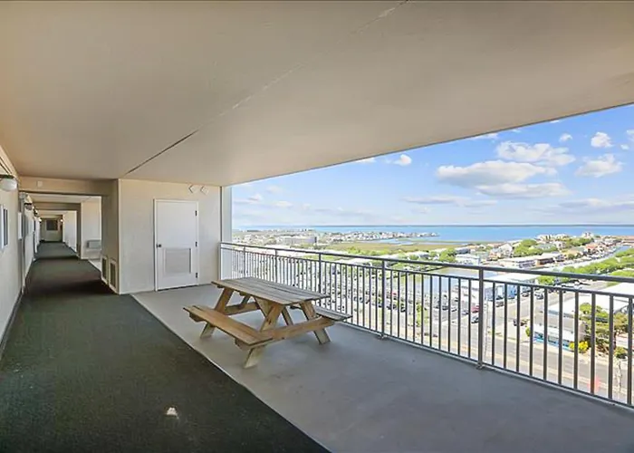 Carousel Ii Apartment