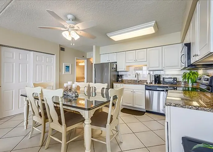 Carousel Ii Apartment